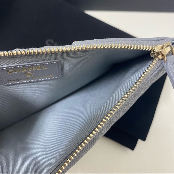 Chanel Phone Card Holder Pouch Interlocking CC logo Zipper Wallet - Picture 5 of 17